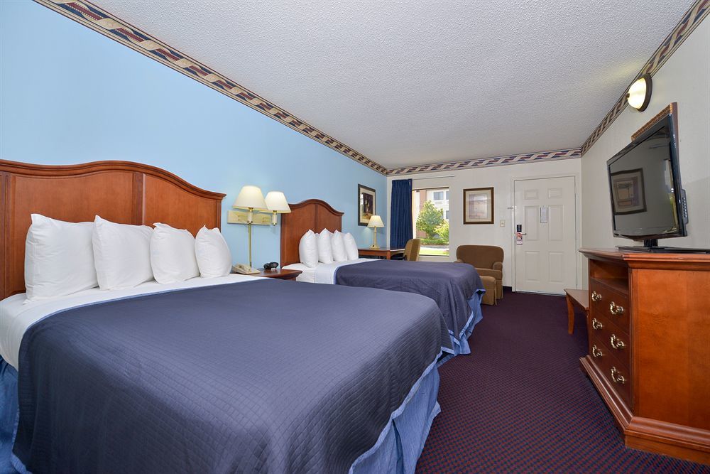 Howard Johnson By Wyndham Savannah Ga Georgetown Buitenkant foto