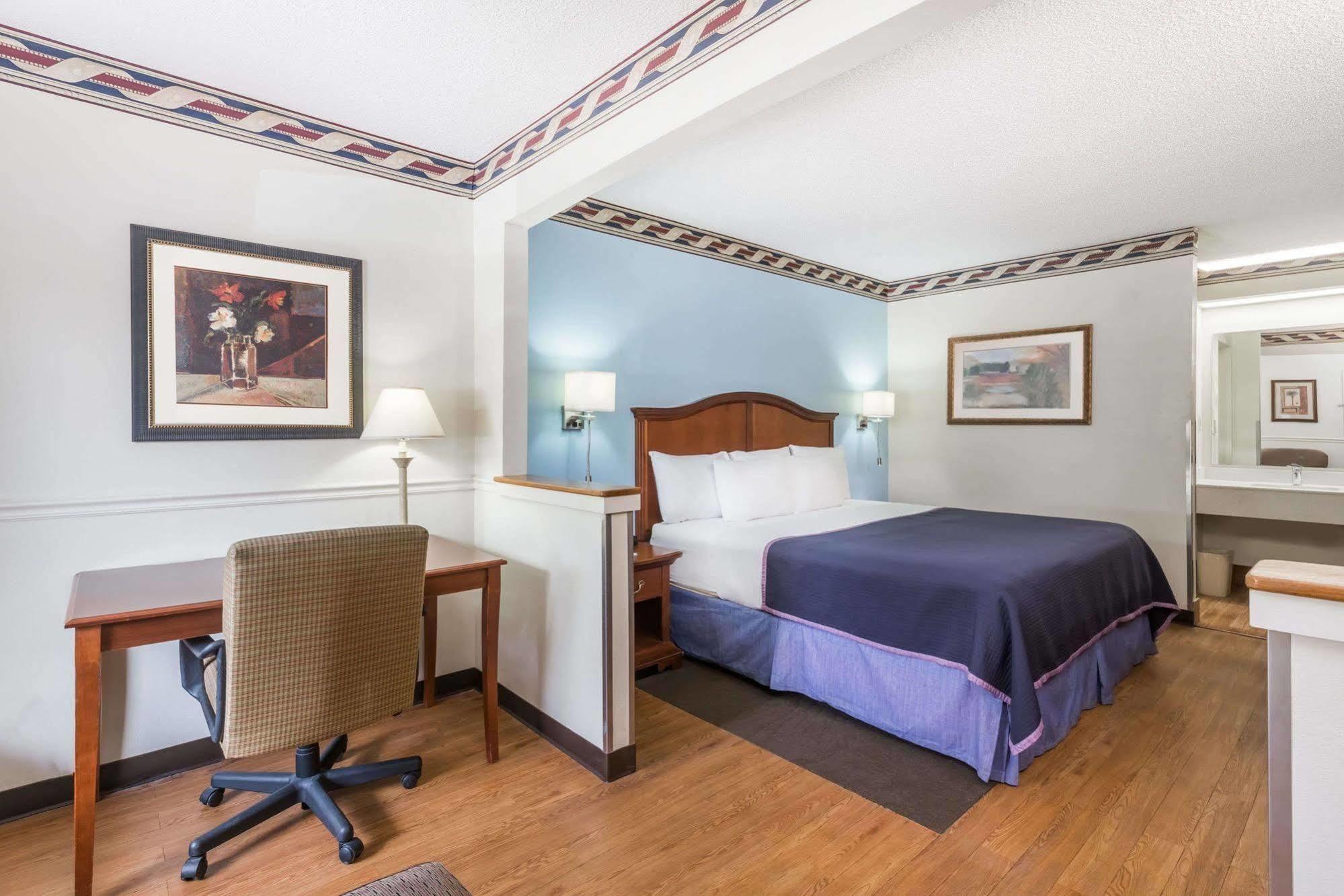 Howard Johnson By Wyndham Savannah Ga Georgetown Buitenkant foto